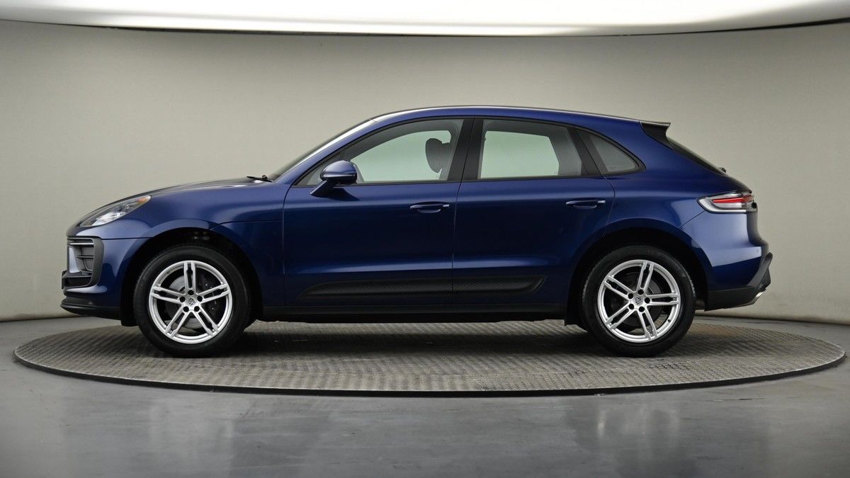 Porsche Macan Image 22