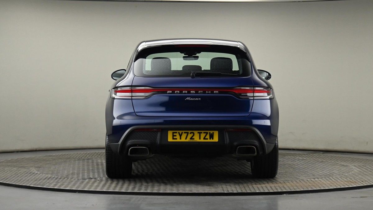 Porsche Macan Image 24