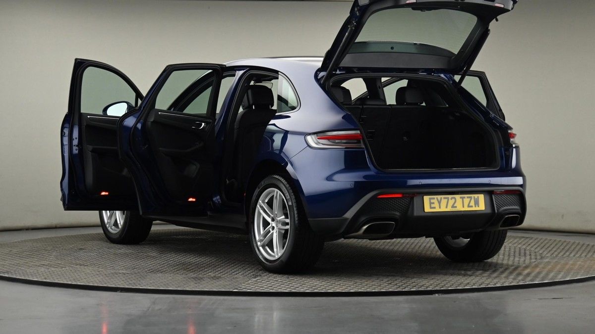 Porsche Macan Image 28