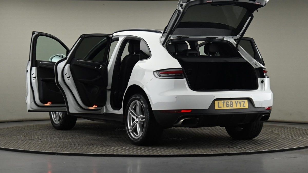 Porsche Macan Image 29