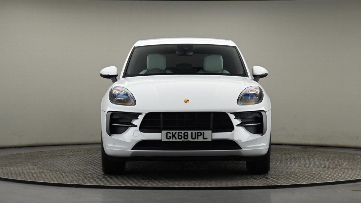 Porsche Macan Image 20