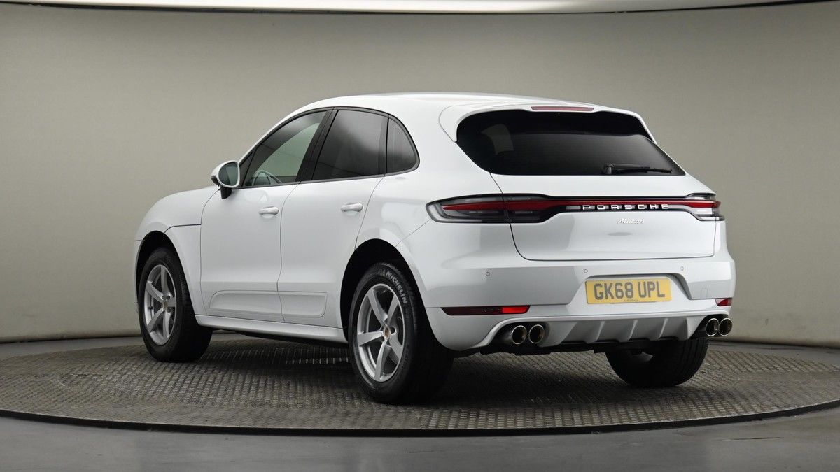 Porsche Macan Image 23