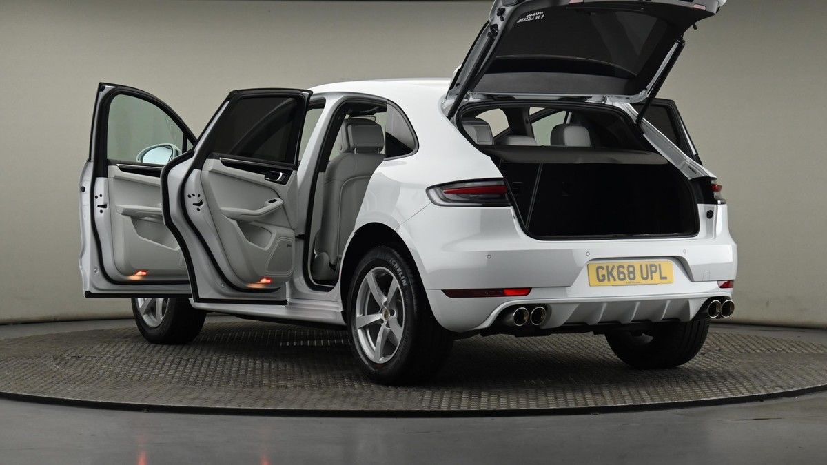 Porsche Macan Image 28