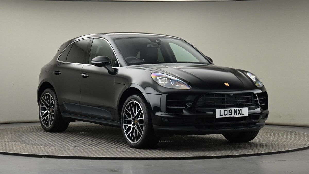 Porsche Macan Sticky Header Image