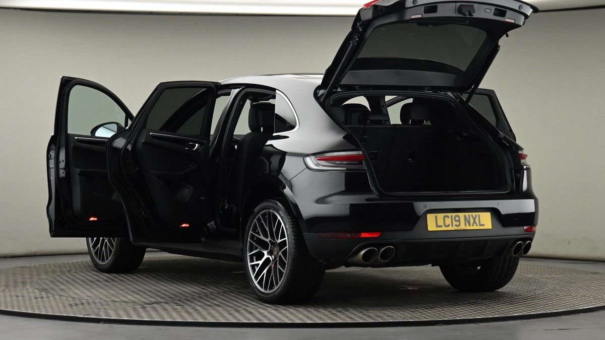 Porsche Macan Image 29