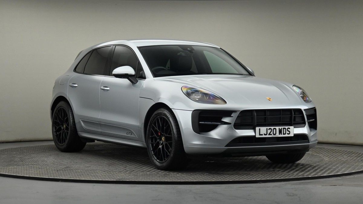 Porsche Macan Sticky Header Image