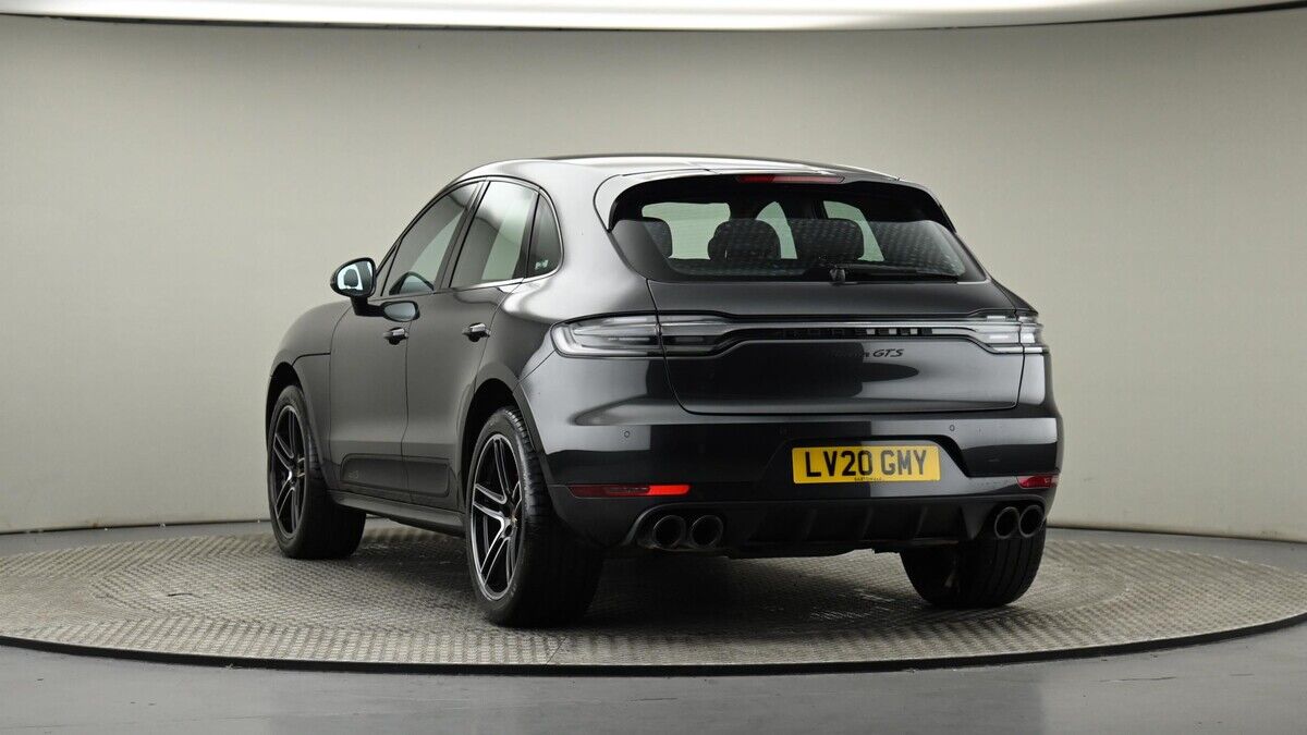 Porsche Macan Image 24
