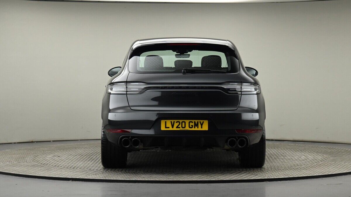 Porsche Macan Image 25