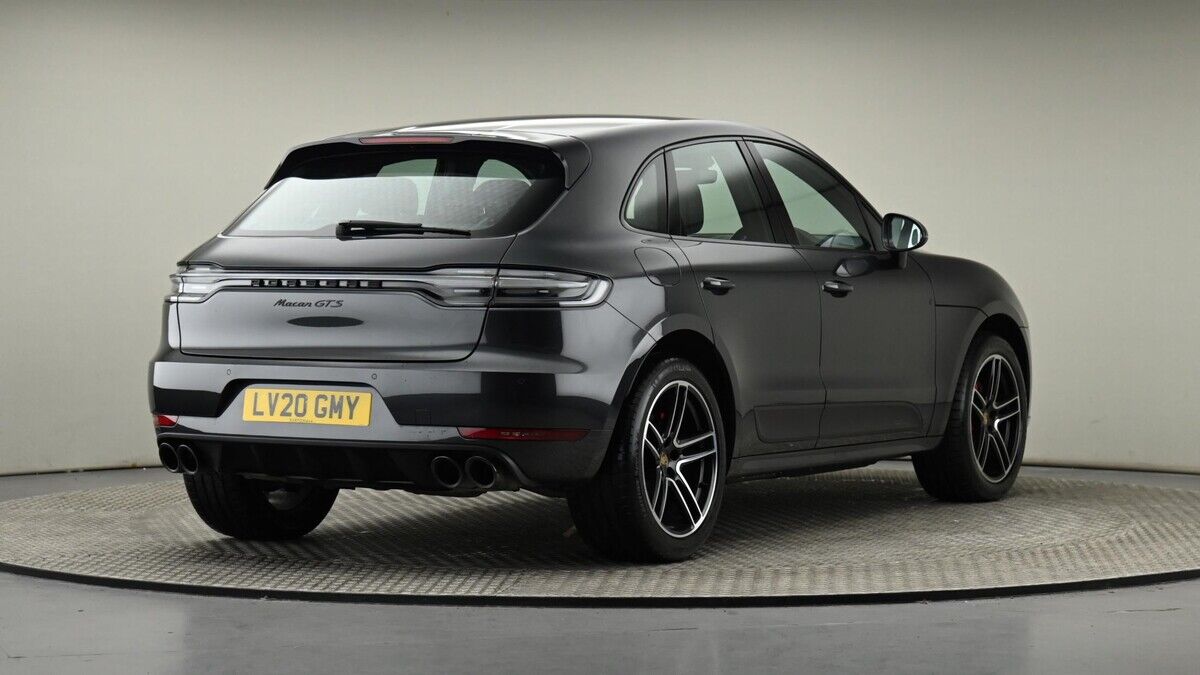 Porsche Macan Image 26