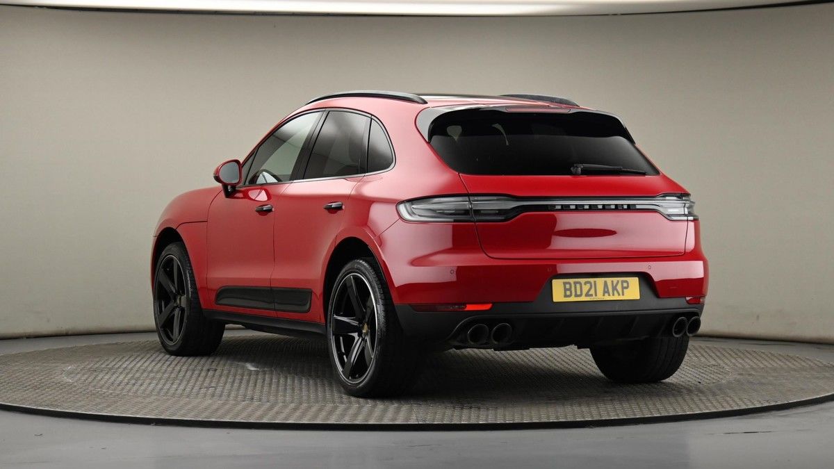 Porsche Macan Image 24
