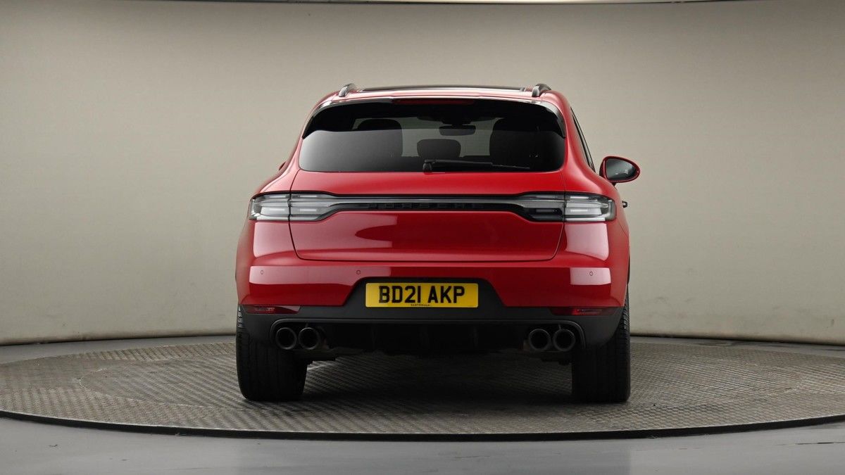 Porsche Macan Image 25
