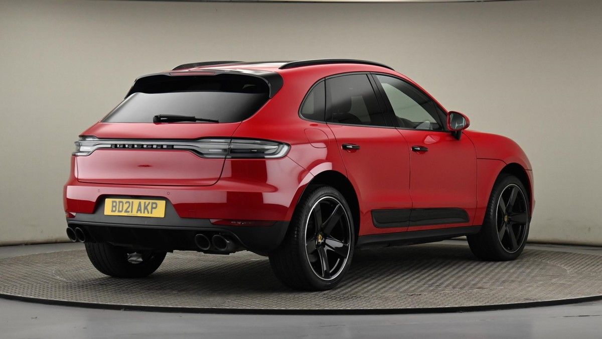 Porsche Macan Image 26