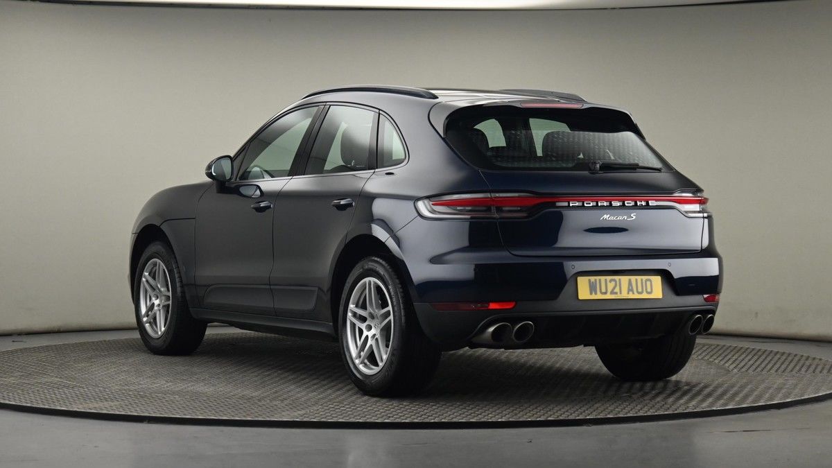 Porsche Macan Image 24