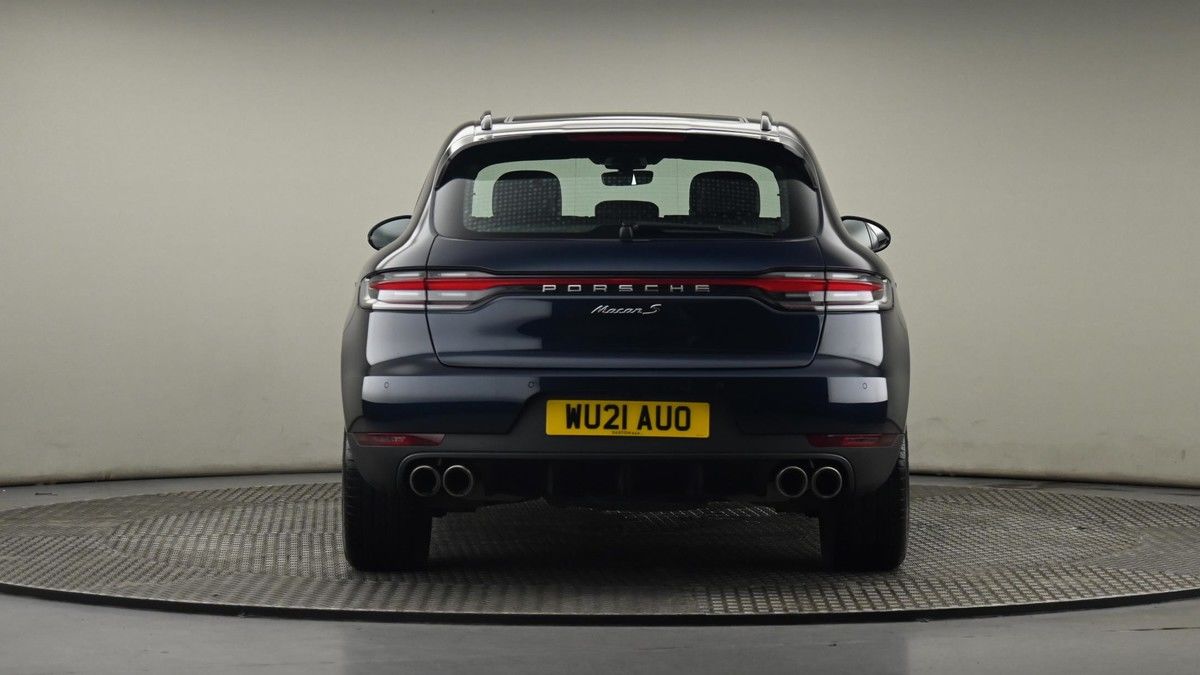 Porsche Macan Image 25