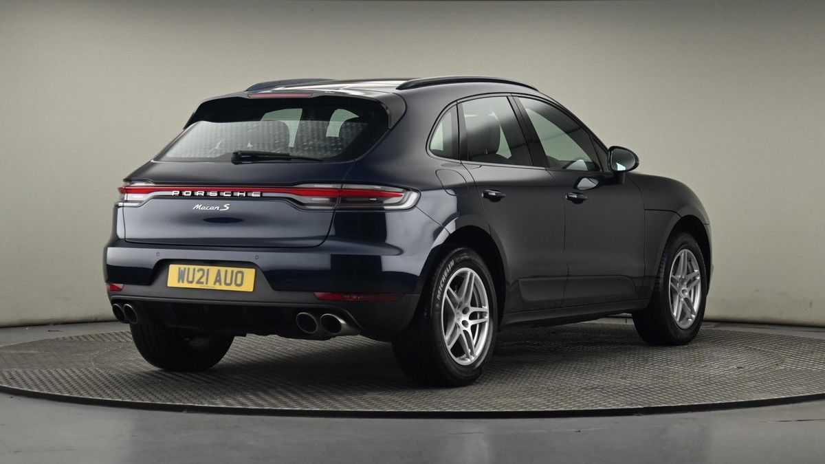 Porsche Macan Image 26