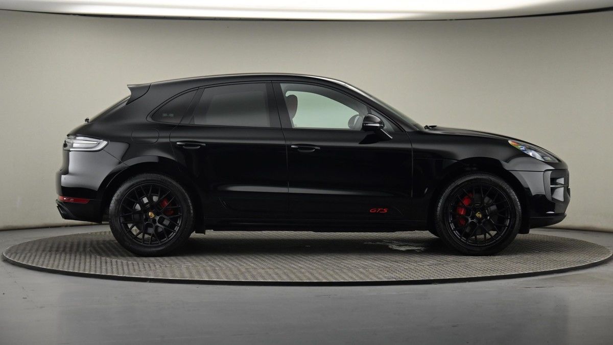 Porsche Macan Image 26