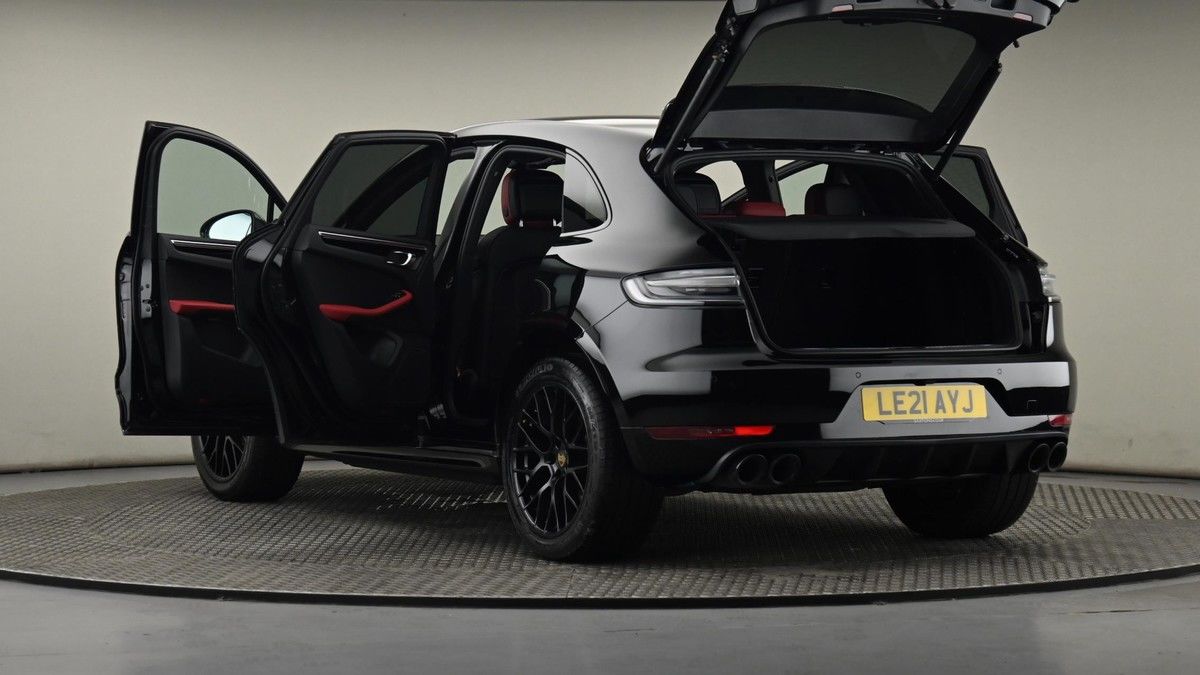 Porsche Macan Image 28