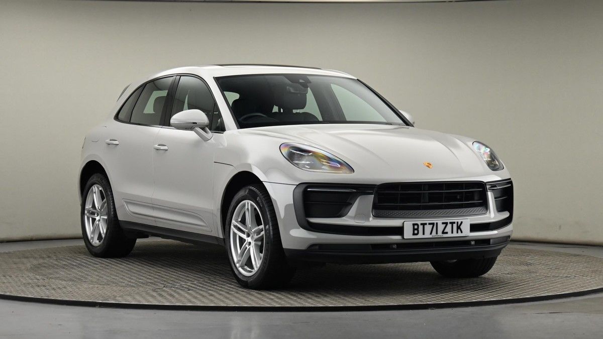 Porsche Macan Sticky Header Image
