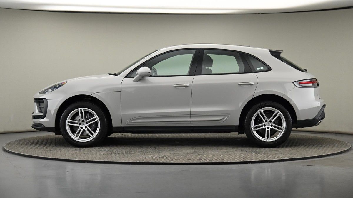Porsche Macan Image 23