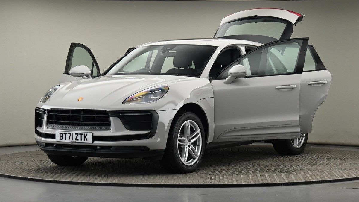 Porsche Macan Image 28