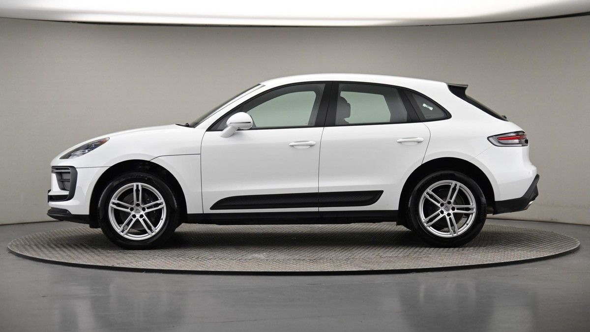 Porsche Macan Image 23