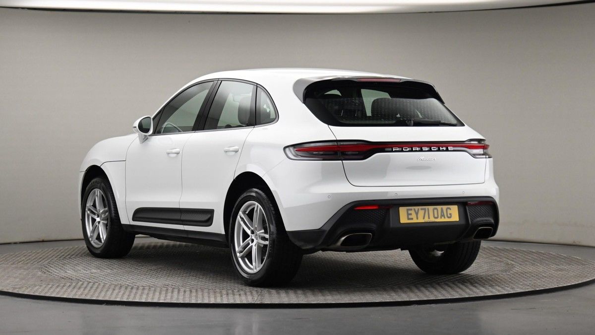 Porsche Macan Image 24