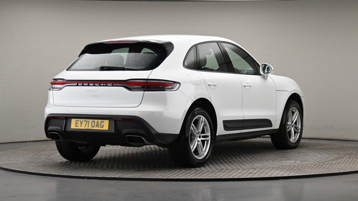 Porsche Macan Image 26