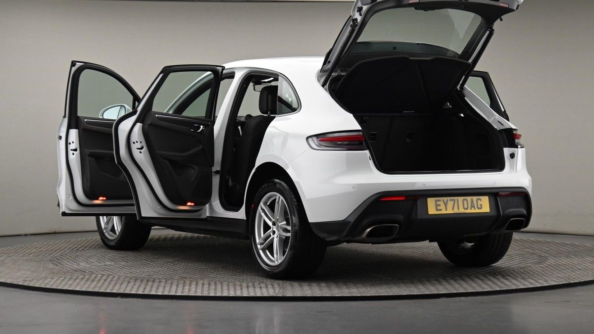 Porsche Macan Image 29