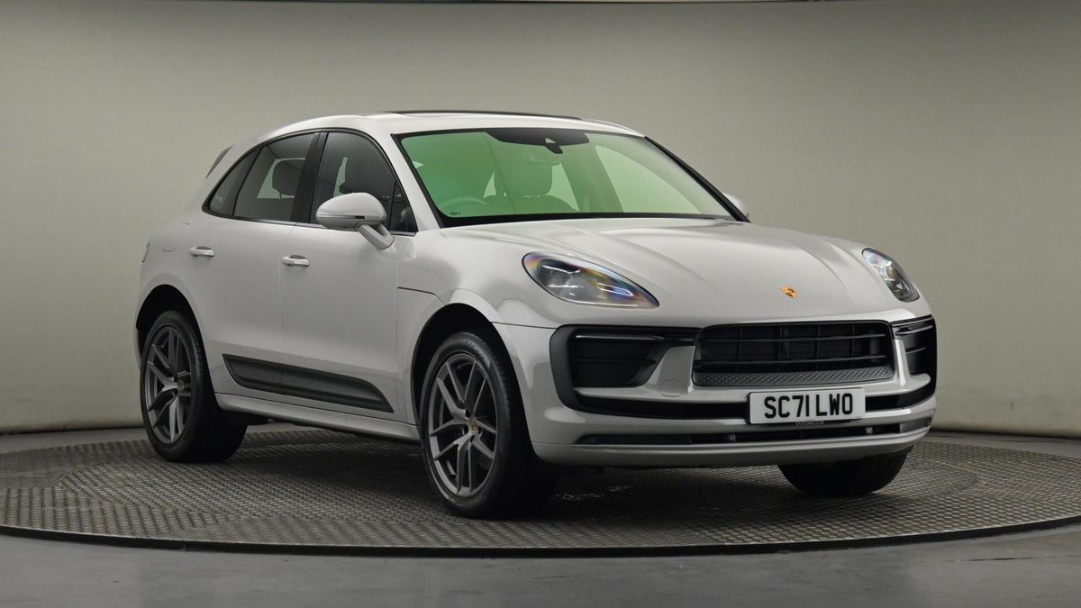 Porsche Macan Sticky Header Image