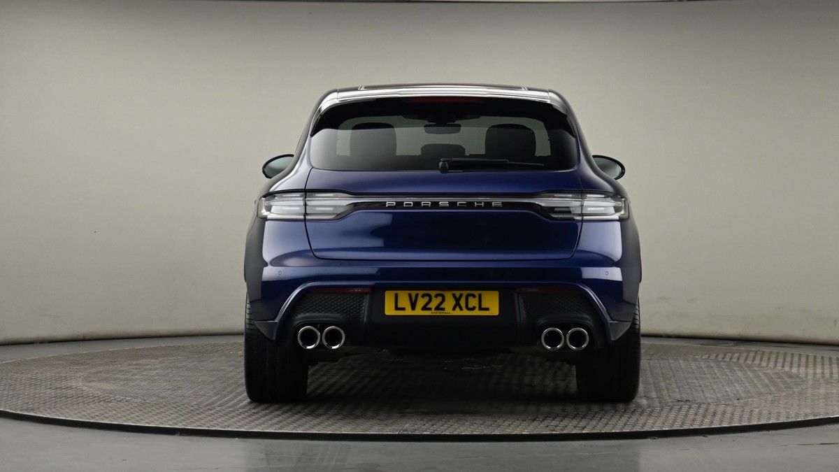 Porsche Macan Image 25