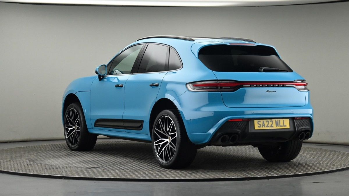 Porsche Macan Image 24