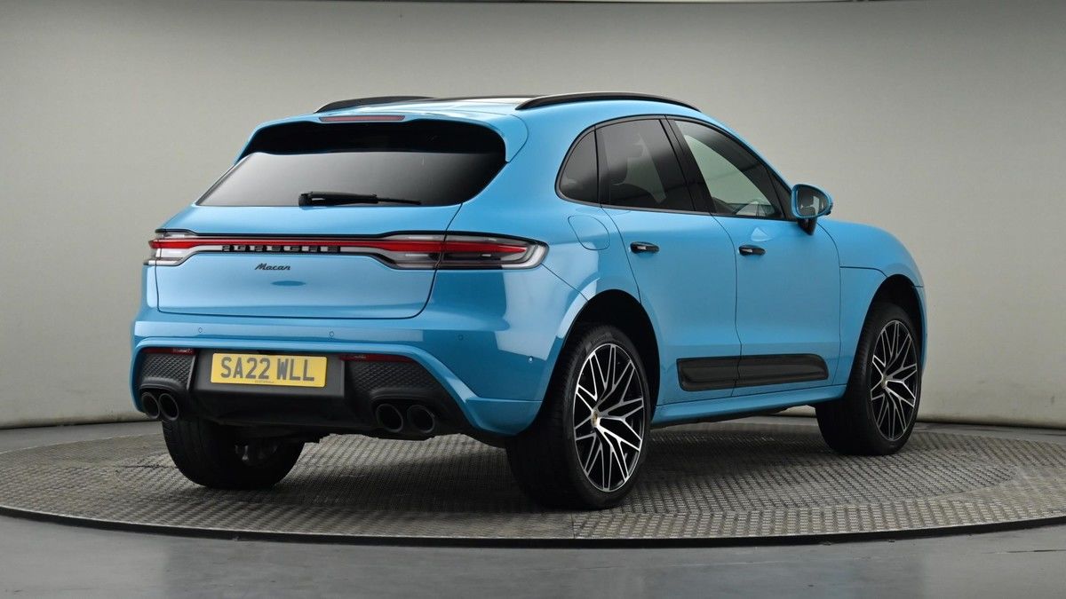 Porsche Macan Image 26