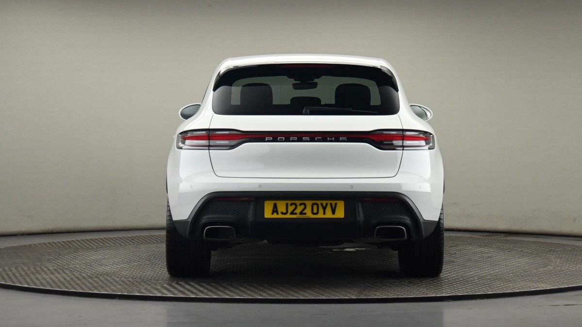 Porsche Macan Image 24
