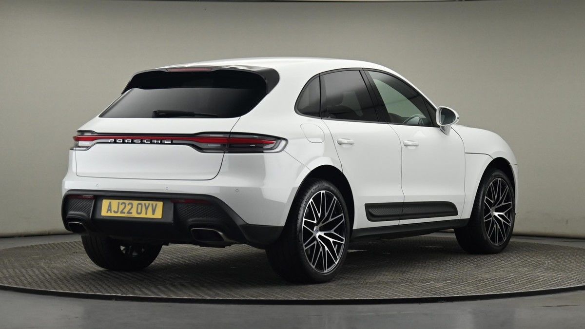 Porsche Macan Image 26