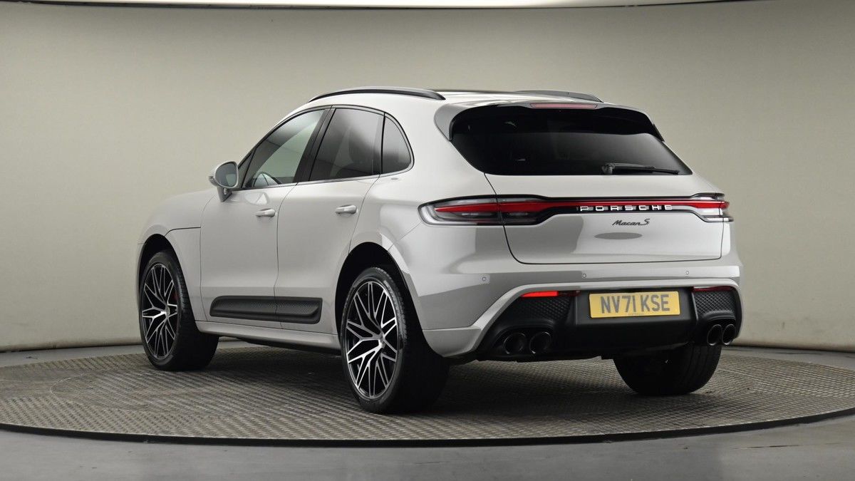 Porsche Macan Image 24