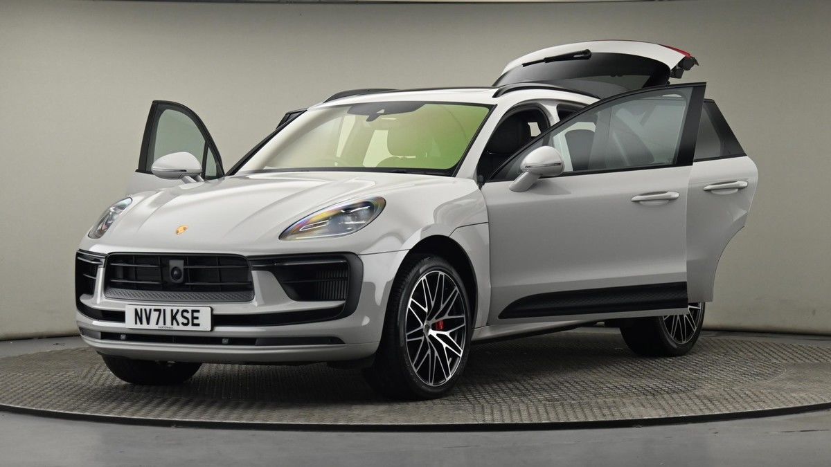 Porsche Macan Image 28