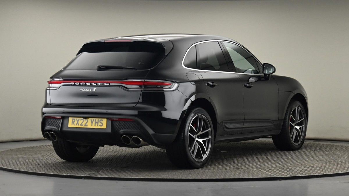 Porsche Macan Image 26