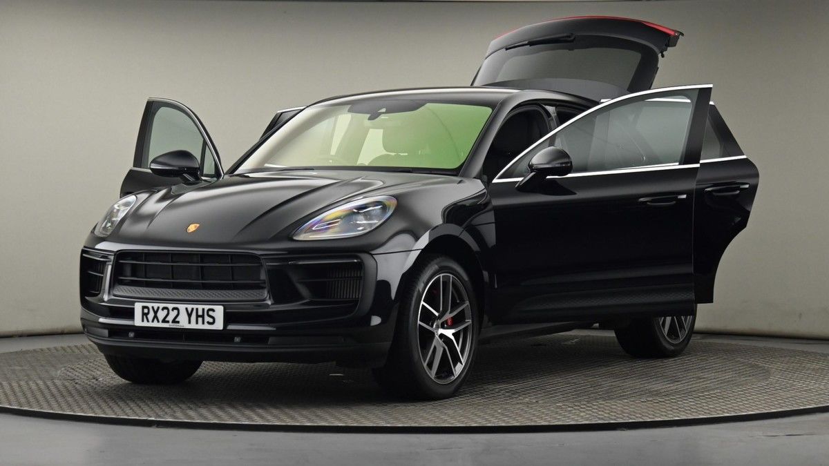 Porsche Macan Image 28