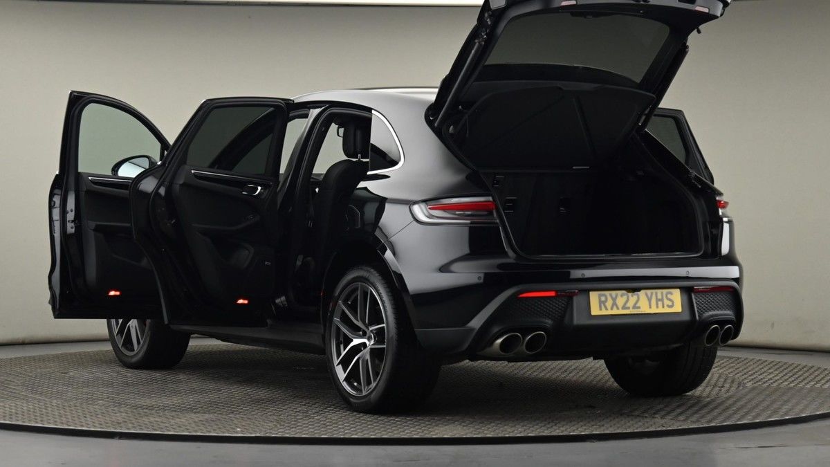 Porsche Macan Image 29