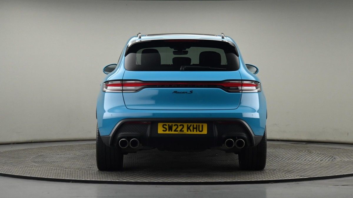 Porsche Macan Image 25