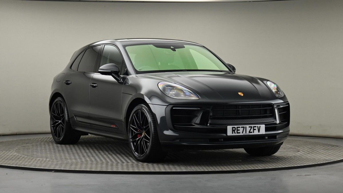 Porsche Macan Sticky Header Image