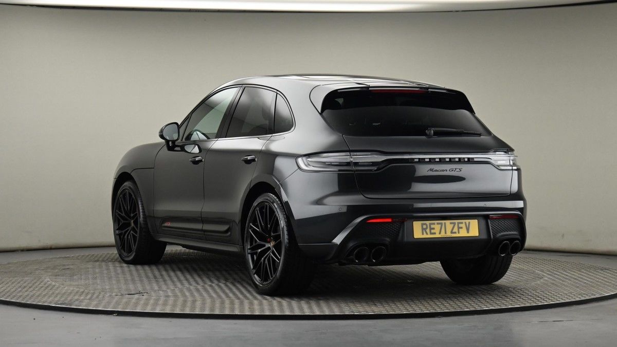 Porsche Macan Image 24