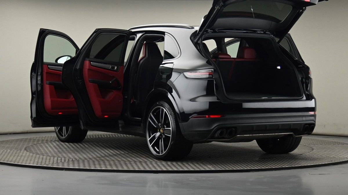 Porsche Cayenne Image 29