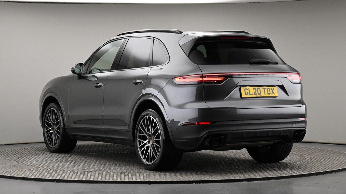 Porsche Cayenne Image 24