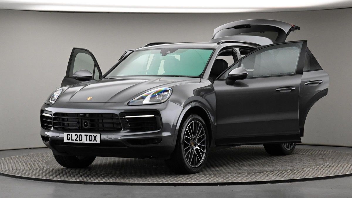 Porsche Cayenne Image 28