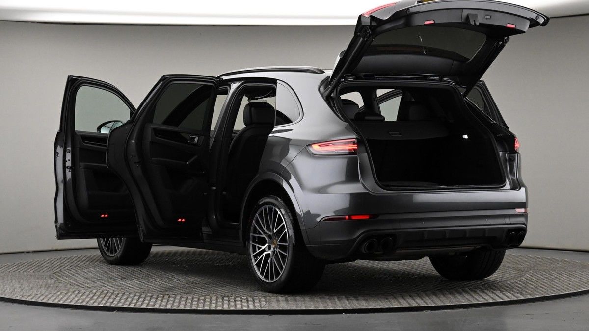 Porsche Cayenne Image 29