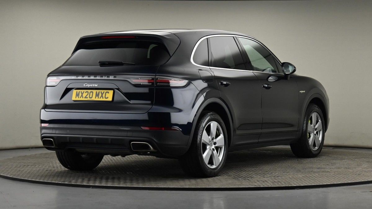 Porsche Cayenne Image 51