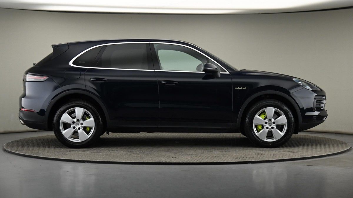 Porsche Cayenne Image 53