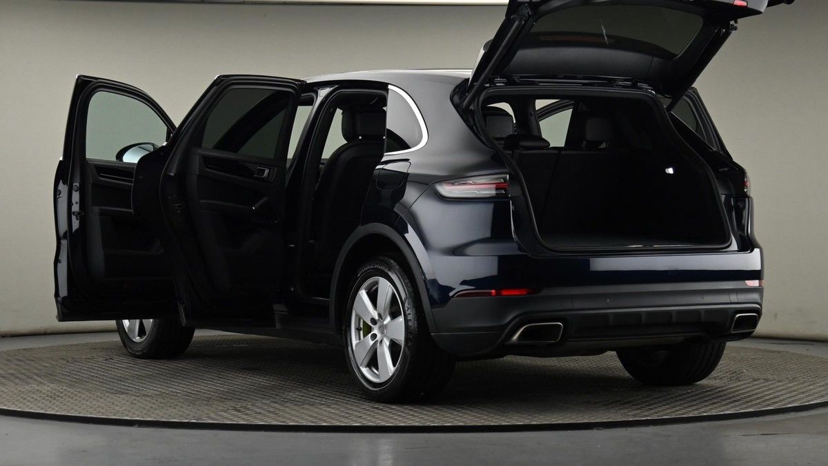 Porsche Cayenne Image 57