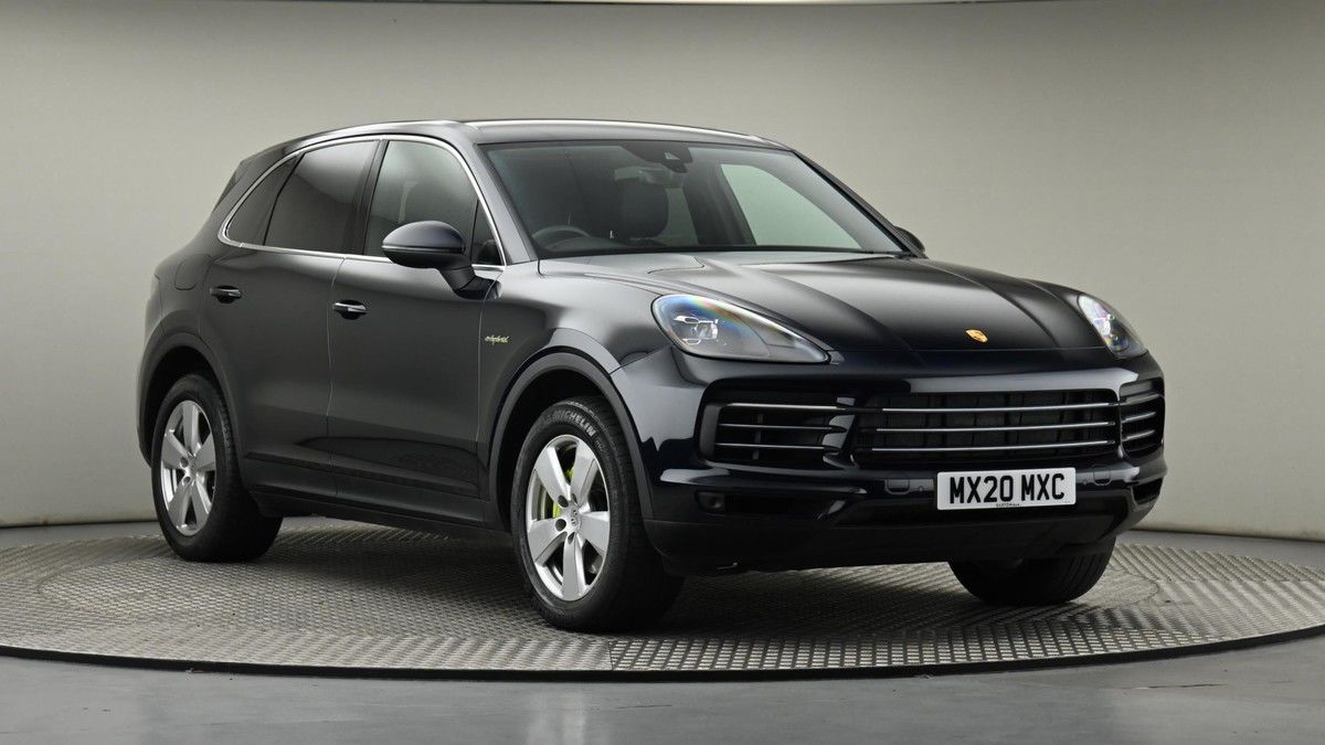 Porsche Cayenne Image 2